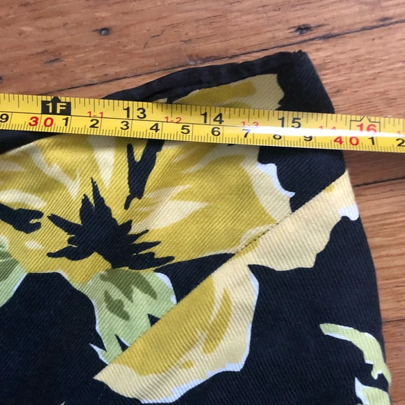 Cache skirt. V flattering waistline. Full skirt. So pretty!! - Picture 6 of 6